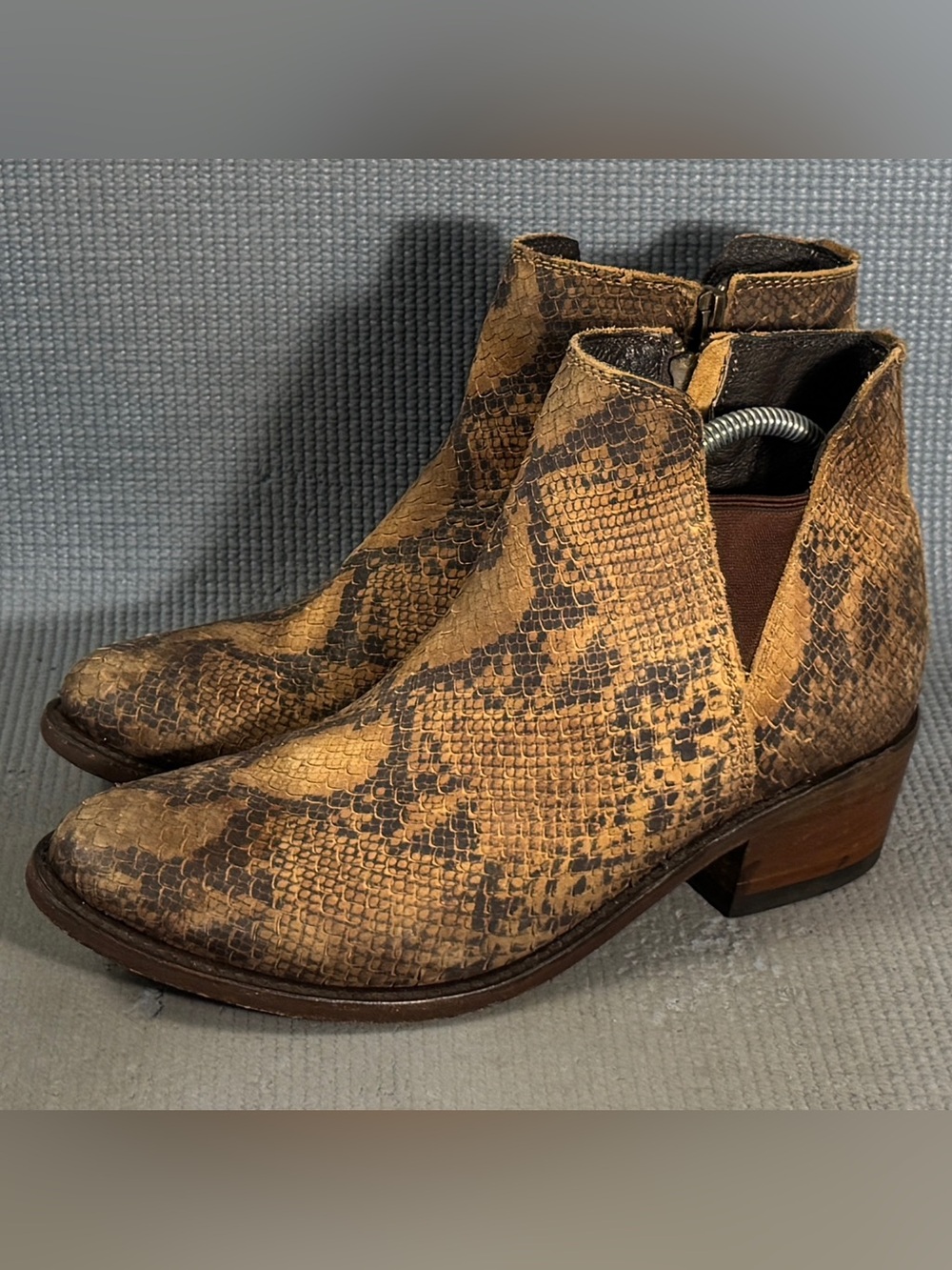Liberty Black Boots Women’s Brown Leather Python Snake Western Booties Size 10‎
